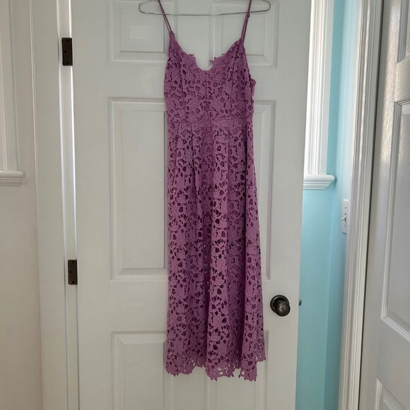 Lilac lace dress - Picture 1 of 9